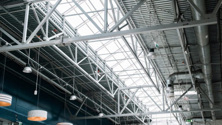 Projekt oświetlenia hali