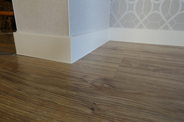 Listwy przypodłogowe wady i zalety.