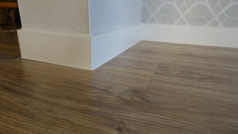 Listwy przypodłogowe